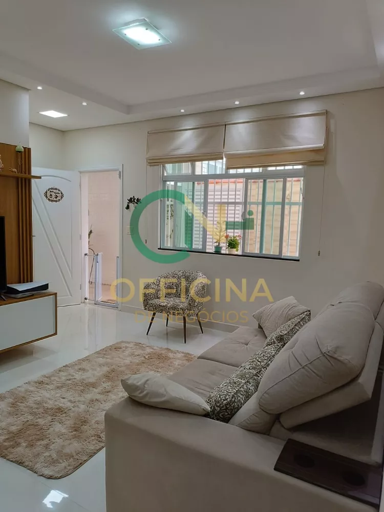 Casa à venda com 3 quartos, 108m² - Foto 1