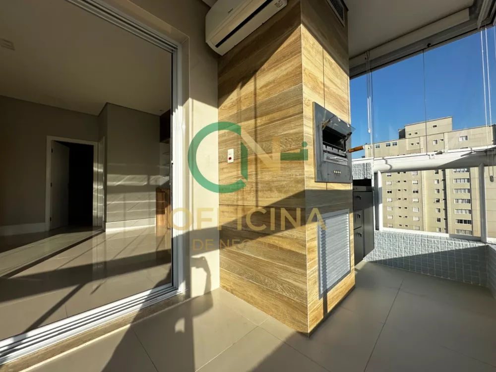 Apartamento à venda com 3 quartos, 131m² - Foto 3