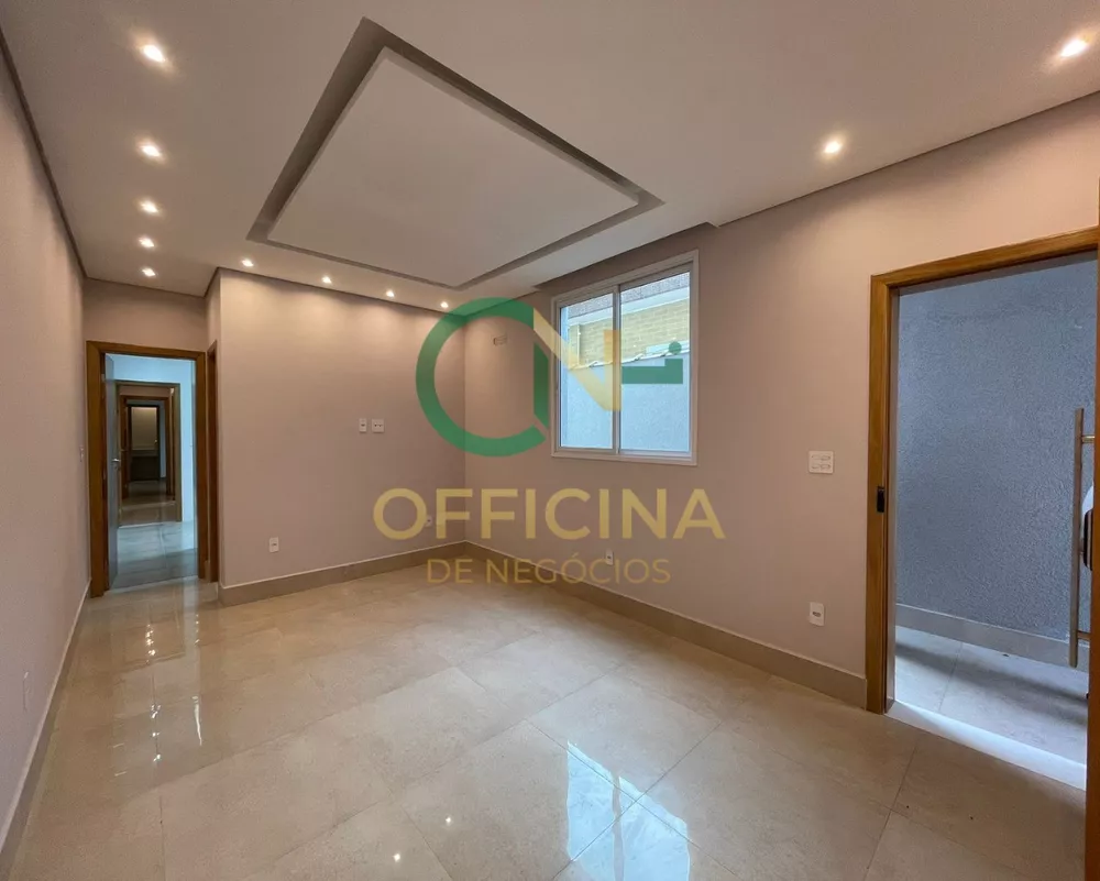 Casa à venda com 2 quartos, 100m² - Foto 1