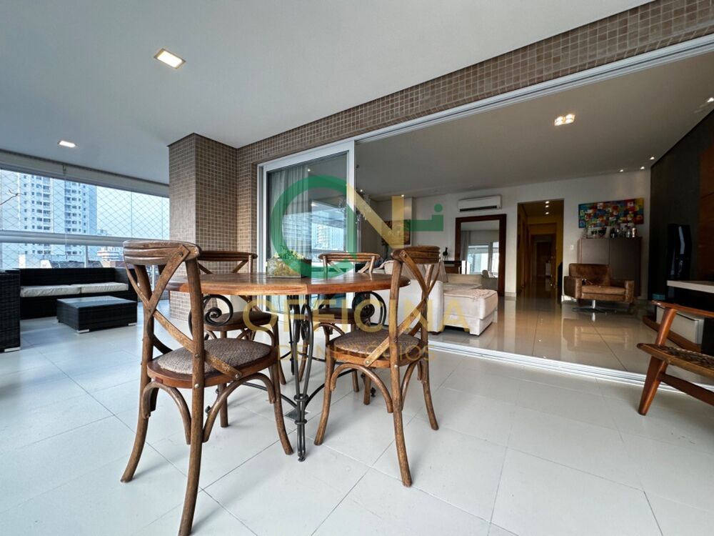 Apartamento à venda com 3 quartos, 207m² - Foto 1
