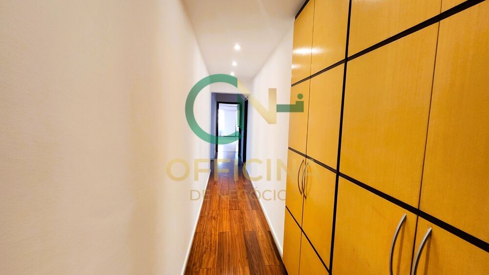 Apartamento para alugar com 4 quartos, 200m² - Foto 13