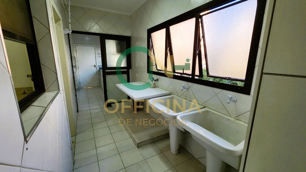 Apartamento para alugar com 4 quartos, 200m² - Foto 30
