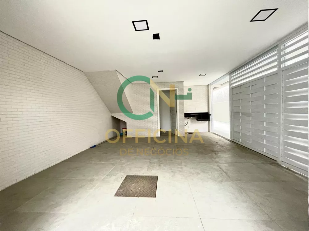 Casa à venda com 2 quartos, 100m² - Foto 3