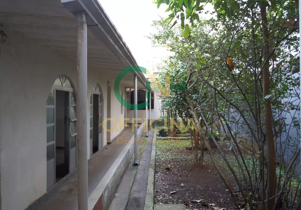 Casa à venda com 3 quartos, 415m² - Foto 1