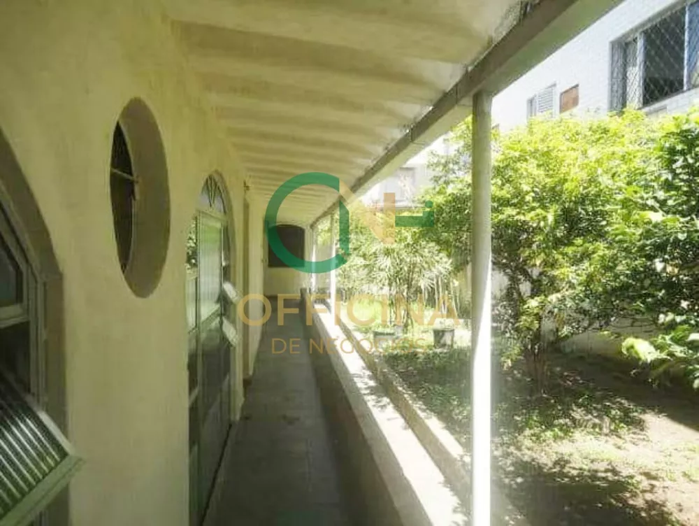 Casa à venda com 3 quartos, 415m² - Foto 2