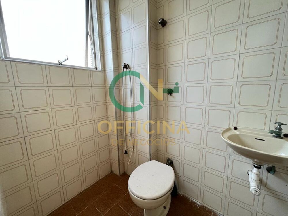 Apartamento à venda com 3 quartos, 135m² - Foto 2