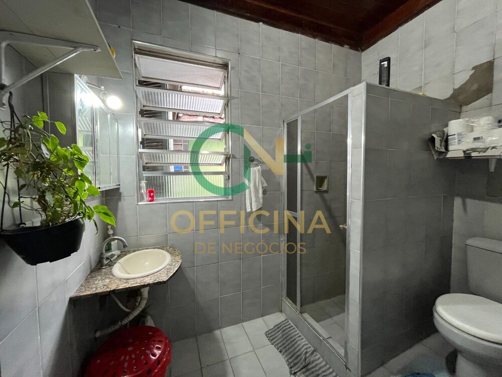 Casa à venda com 5 quartos, 240m² - Foto 4