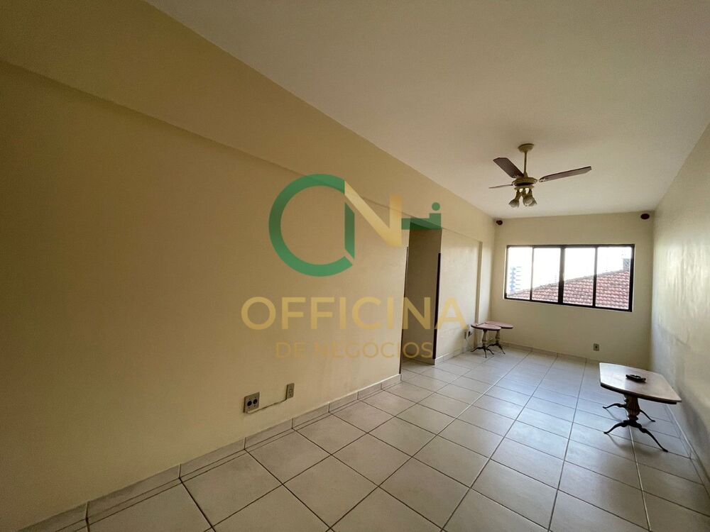 Apartamento à venda com 2 quartos, 70m² - Foto 3