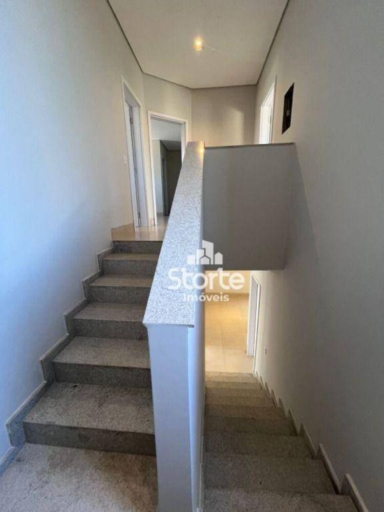 Casa, 3 quartos, 250 m² - Foto 8