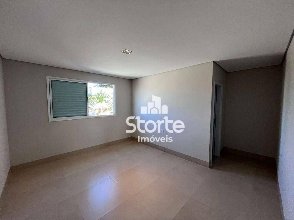 Casa, 3 quartos, 250 m² - Foto 4