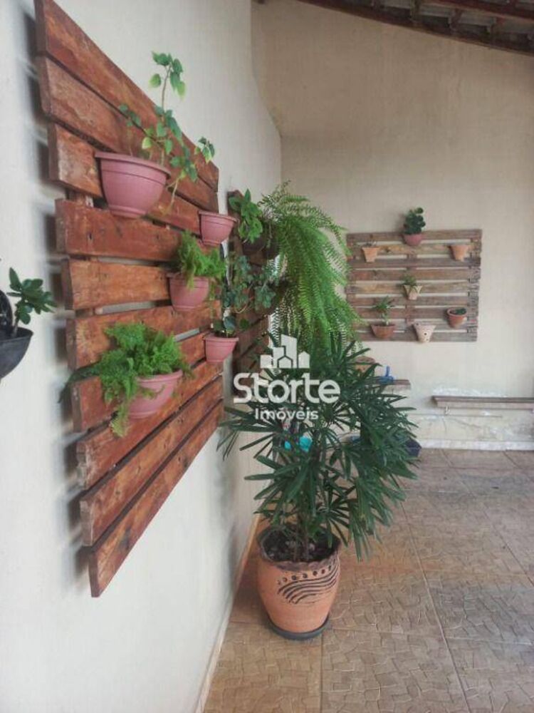 Casa, 4 quartos, 200 m² - Foto 1