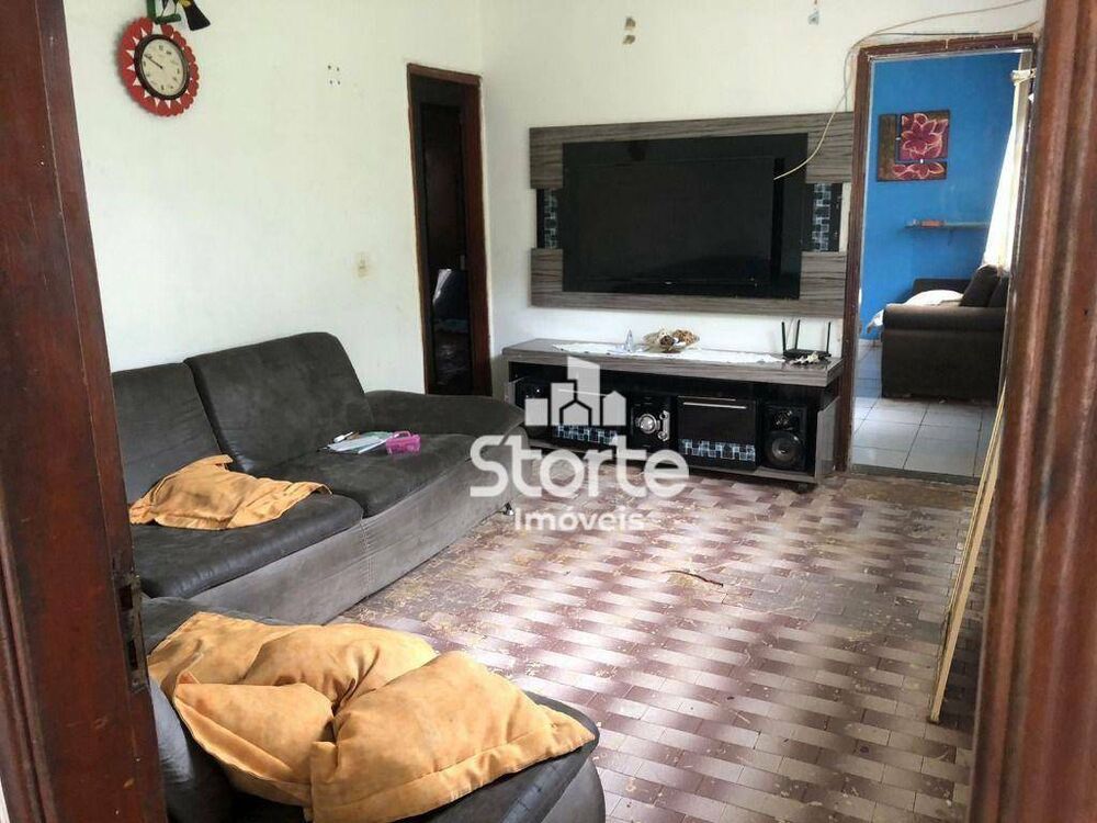 Casa, 3 quartos, 200 m² - Foto 1