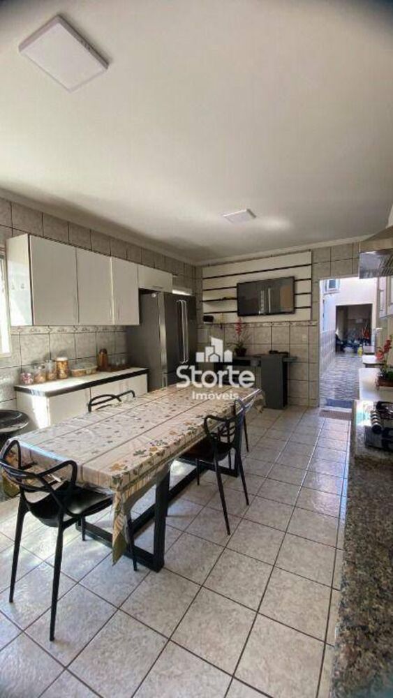 Casa, 3 quartos, 175 m² - Foto 3