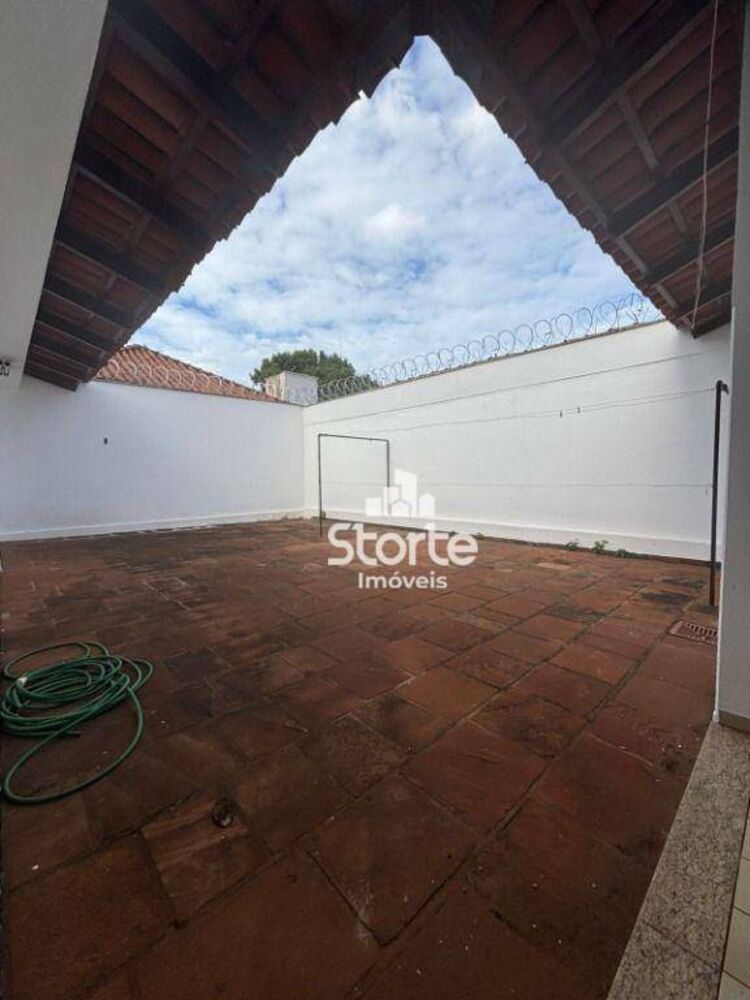 Casa para alugar, 205m² - Foto 3