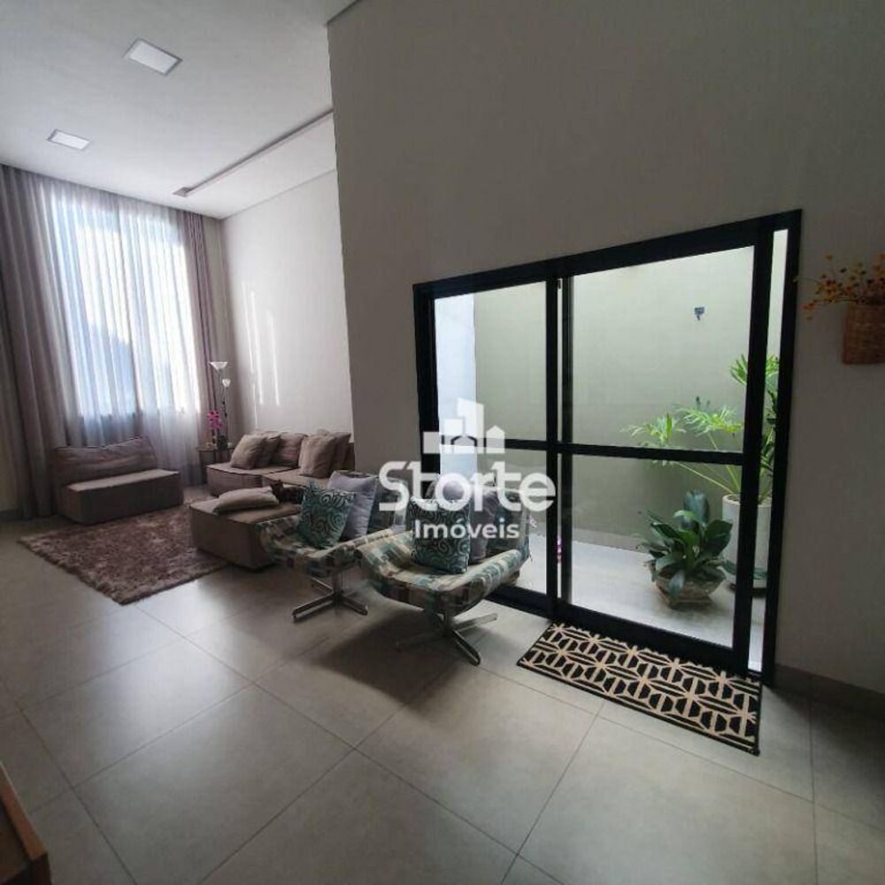 Casa, 3 quartos, 170 m² - Foto 1