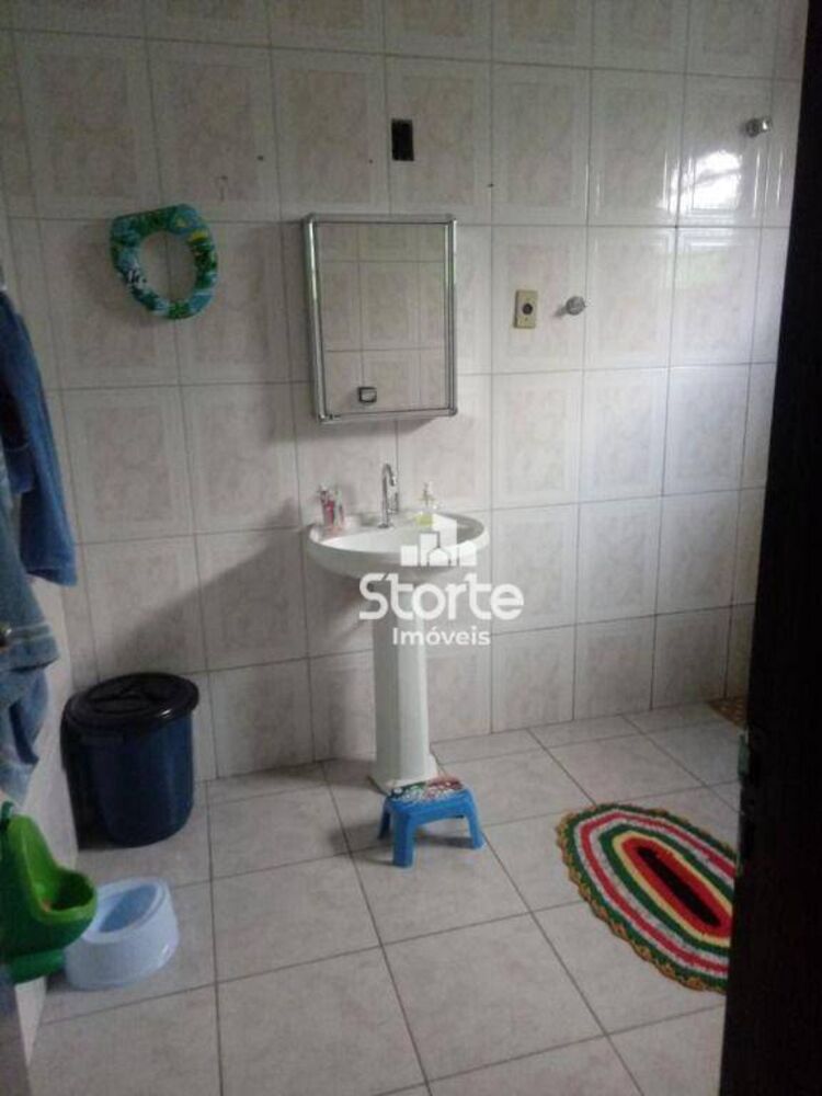 Casa, 4 quartos, 220 m² - Foto 2