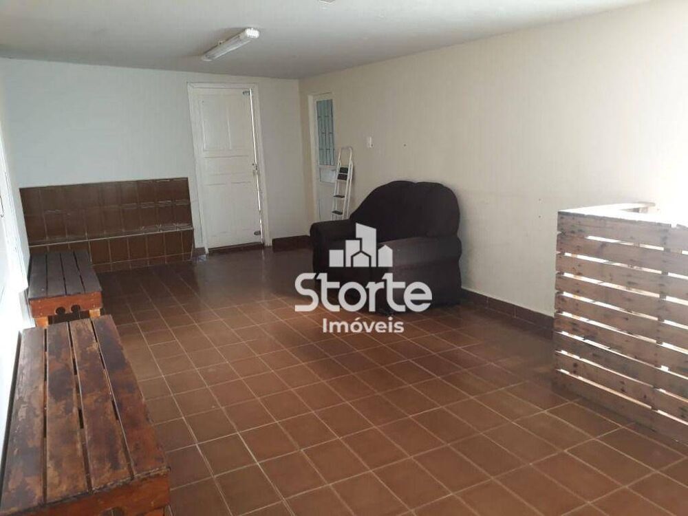 Casa, 2 quartos, 207 m² - Foto 1