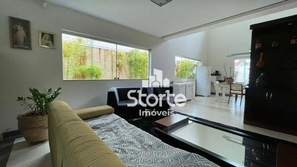Casa, 3 quartos, 280 m² - Foto 2