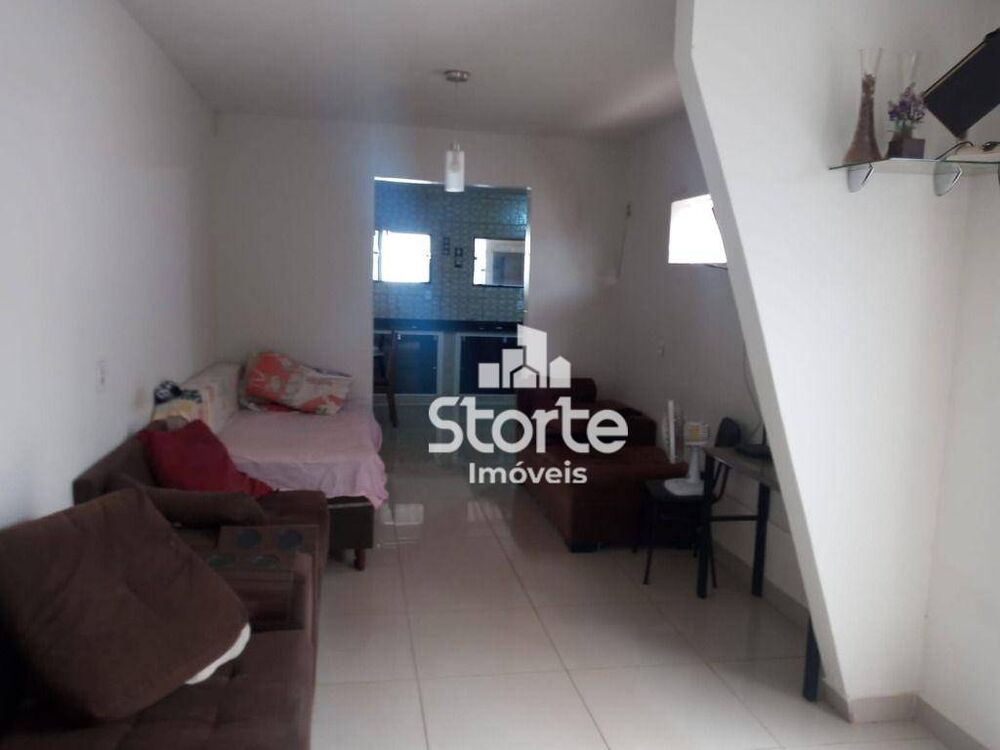 Casa à venda com 4 quartos, 270m² - Foto 4