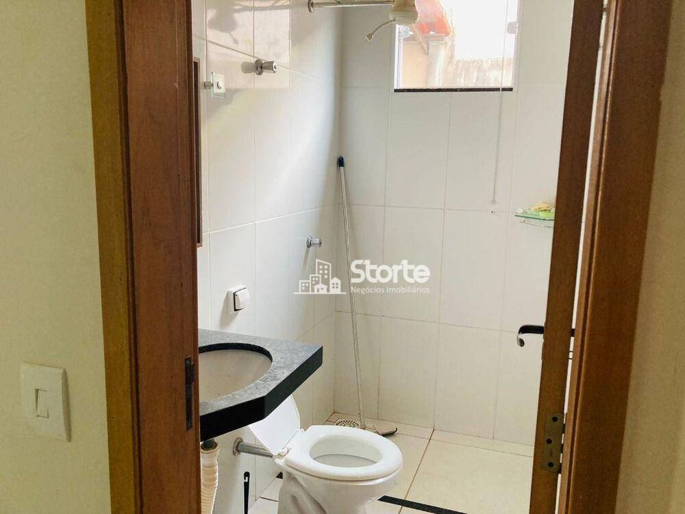 Casa à venda com 2 quartos, 66m² - Foto 4