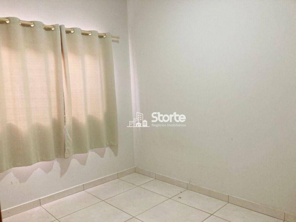 Casa à venda com 2 quartos, 66m² - Foto 2
