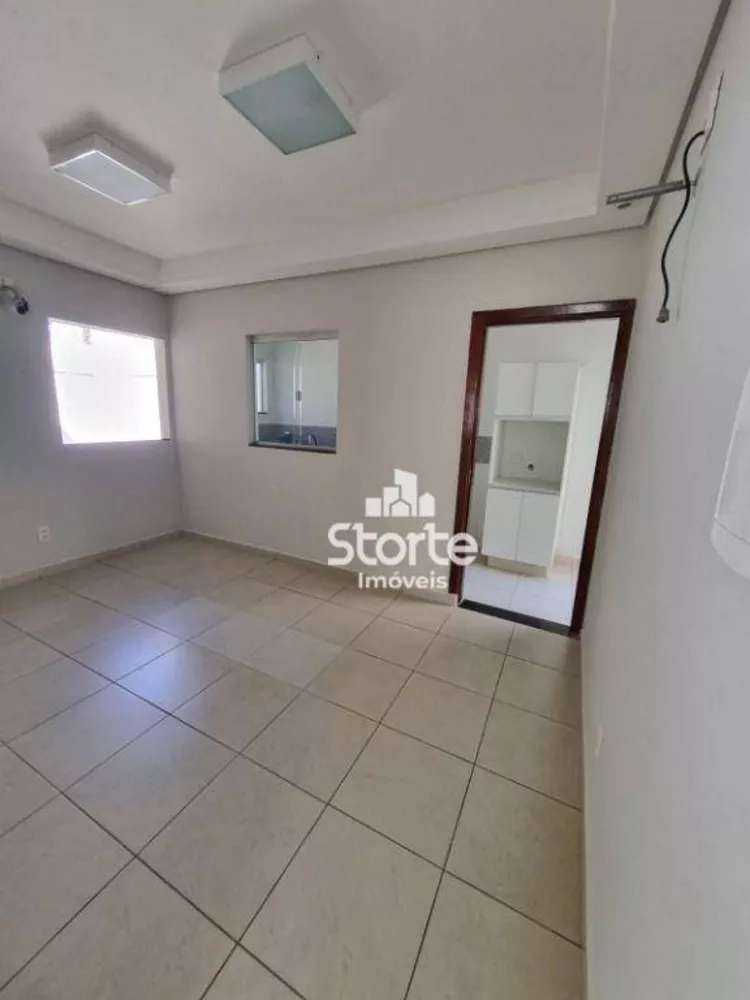 Casa à venda com 4 quartos, 170m² - Foto 2