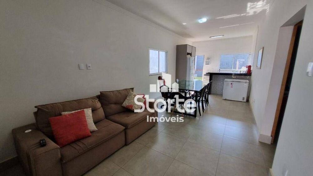 Casa à venda com 3 quartos, 105m² - Foto 2