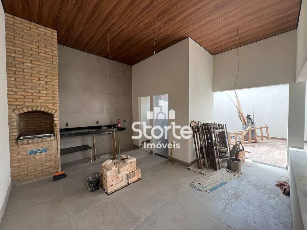 Casa à venda com 3 quartos, 170m² - Foto 3