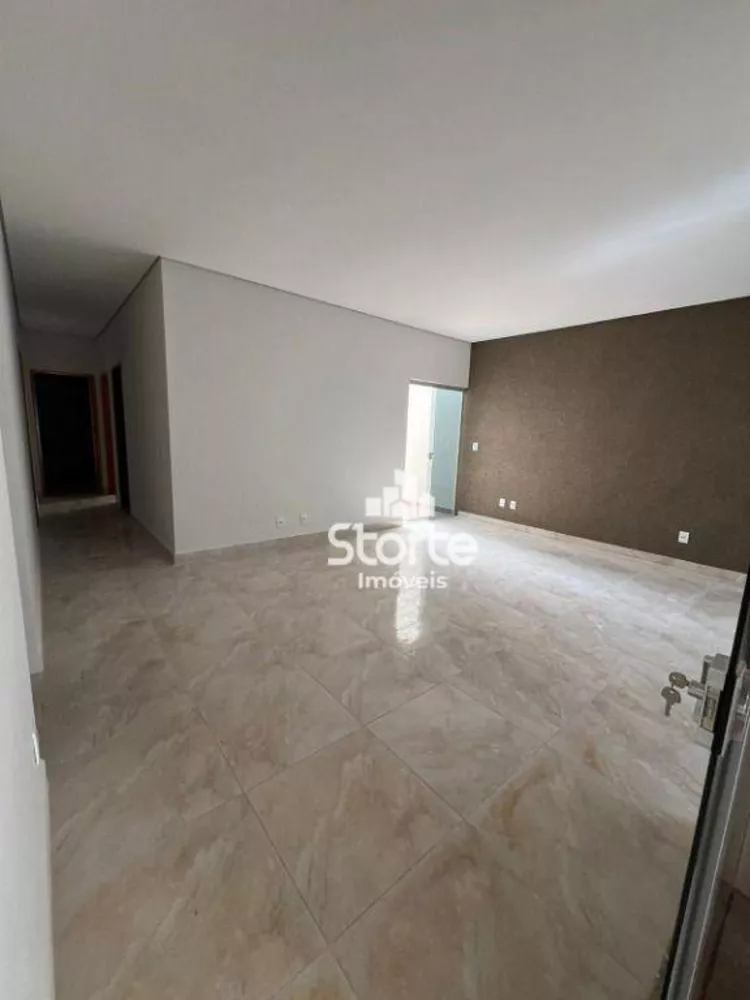 Casa à venda com 3 quartos, 170m² - Foto 1