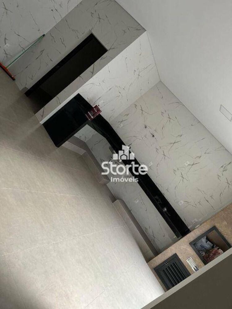 Casa, 3 quartos, 240 m² - Foto 1