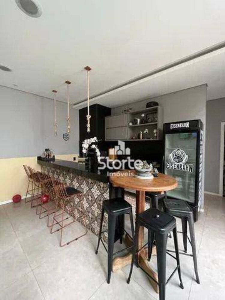 Casa, 3 quartos, 242 m² - Foto 4