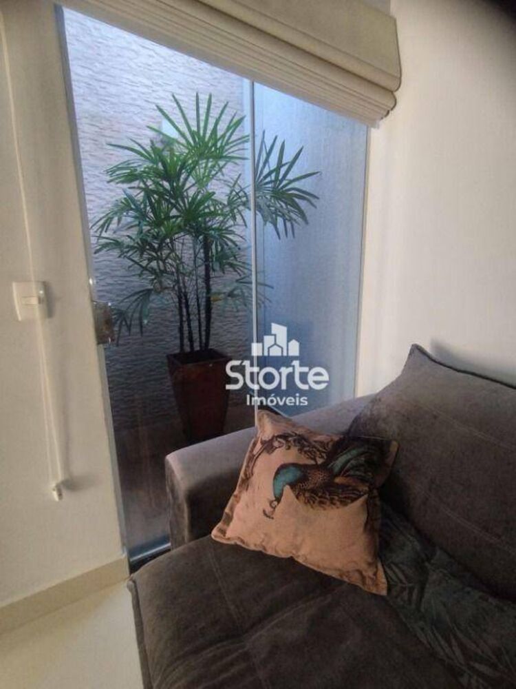 Casa, 3 quartos, 200 m² - Foto 1