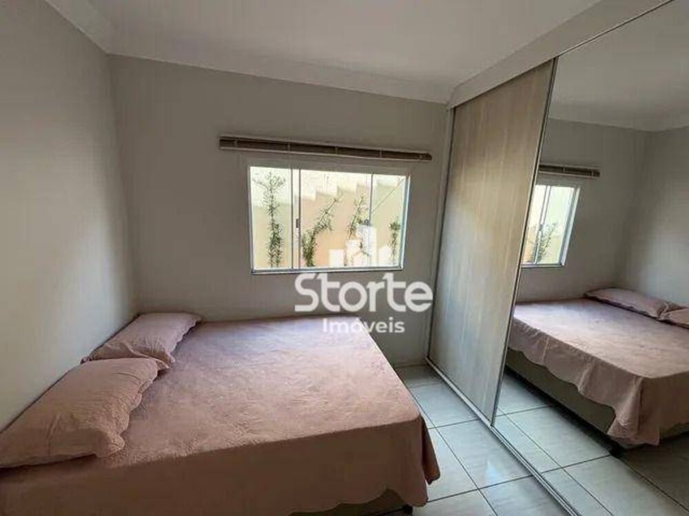 Casa, 3 quartos, 180 m² - Foto 1