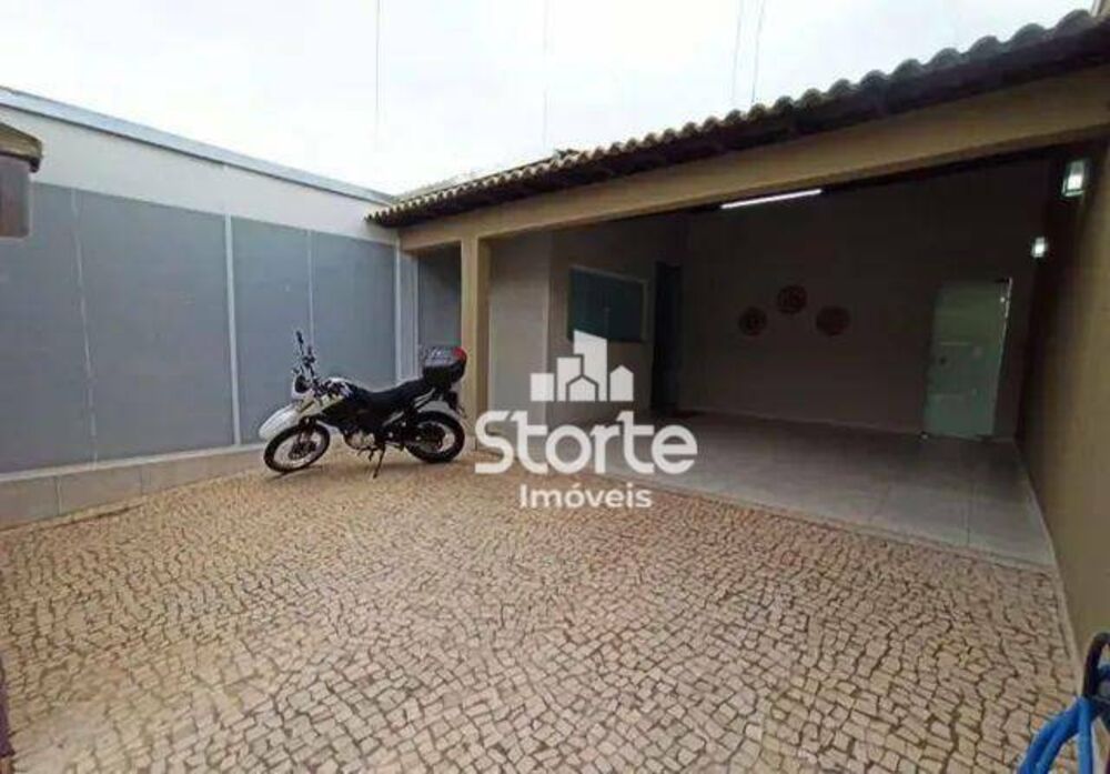 Casa, 3 quartos, 250 m² - Foto 1