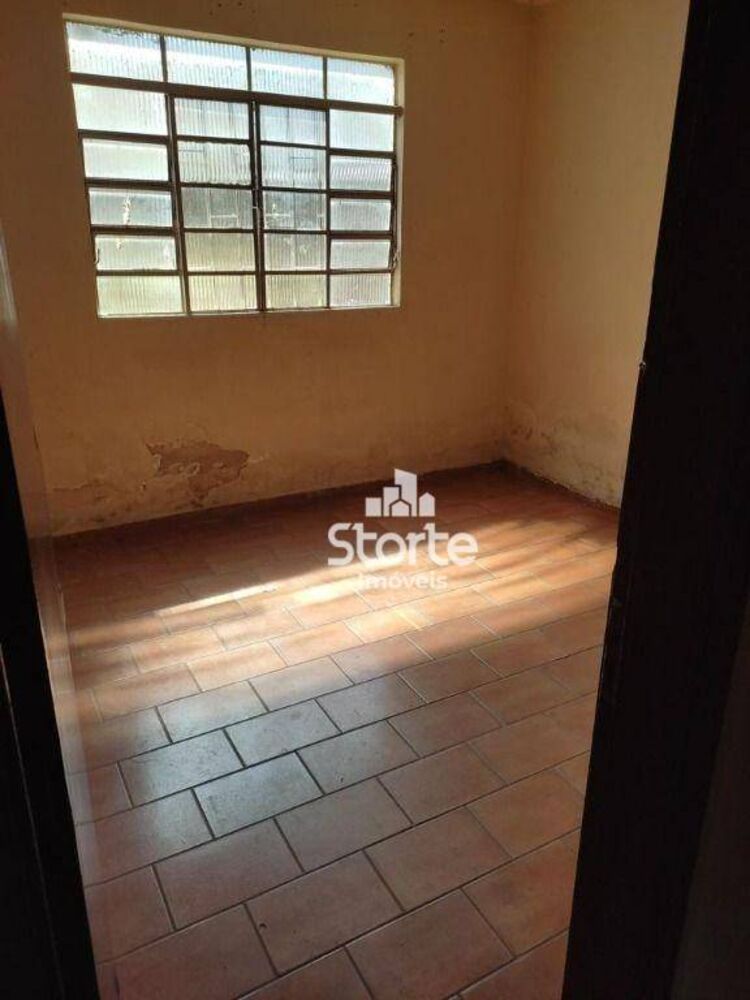Casa à venda com 3 quartos, 55m² - Foto 4