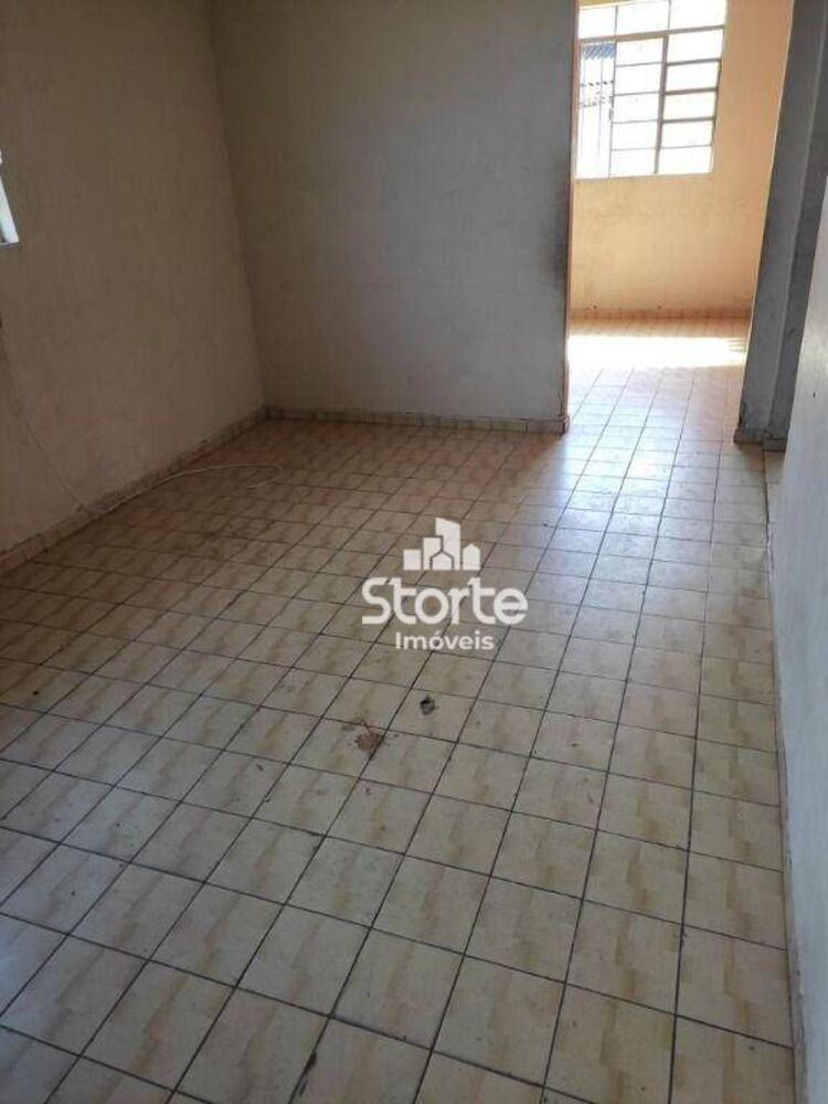 Casa à venda com 3 quartos, 55m² - Foto 2