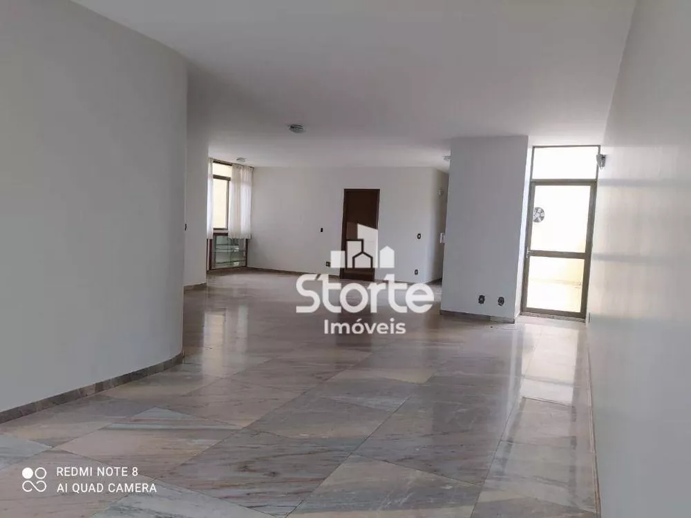 Apartamento à venda com 3 quartos, 166m² - Foto 3