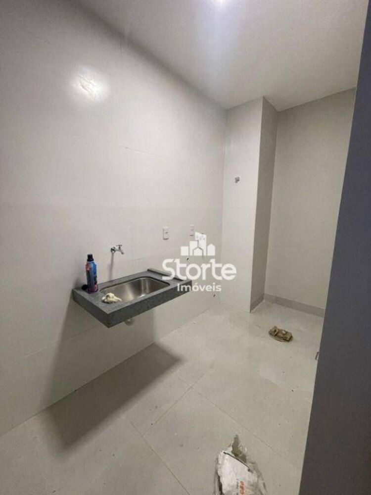 Casa à venda com 3 quartos, 153m² - Foto 4