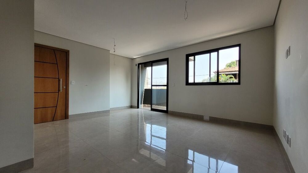 Apartamento à venda com 3 quartos, 83m² - Foto 1