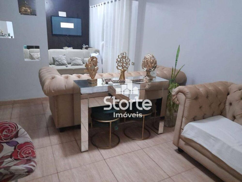 Casa, 3 quartos, 250 m² - Foto 4