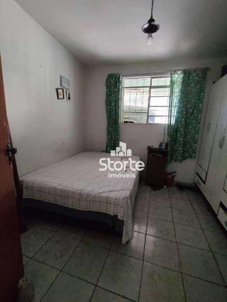 Casa, 4 quartos, 160 m² - Foto 1