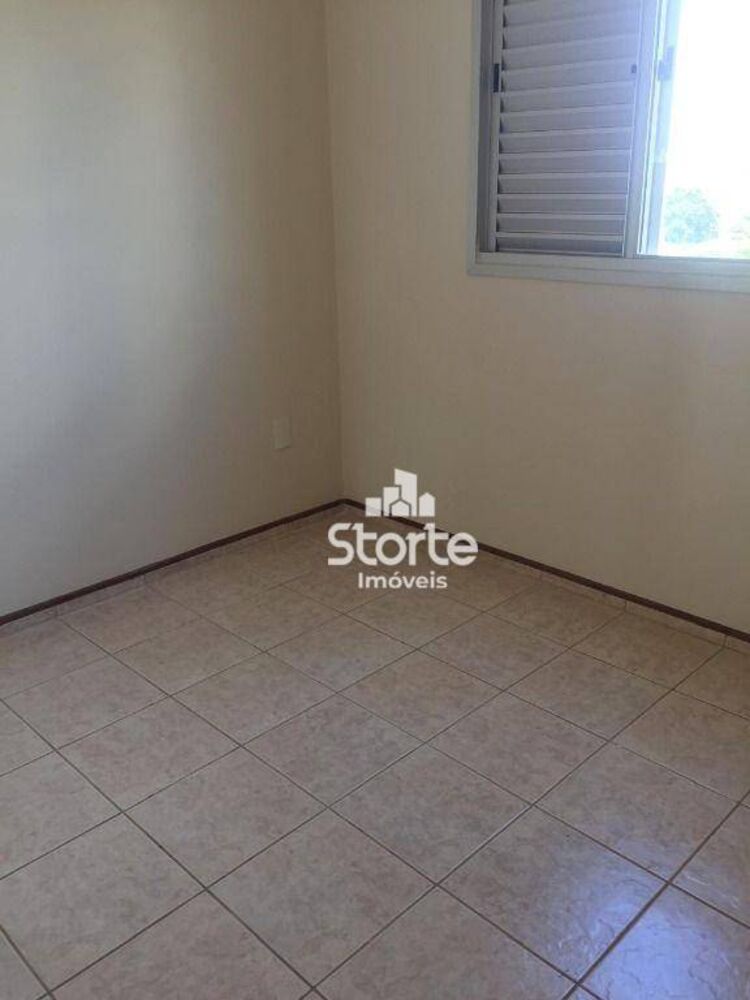 Apartamento para alugar com 3 quartos, 84m² - Foto 4