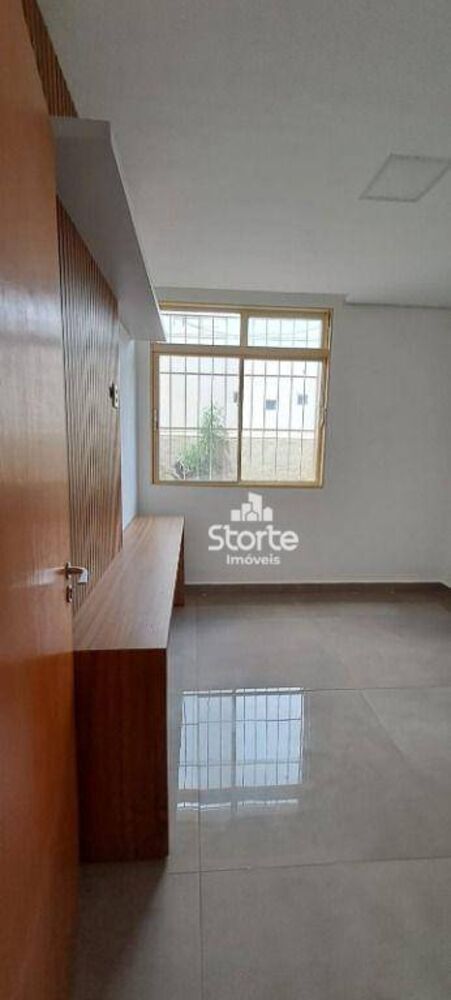 Apartamento à venda com 2 quartos, 78m² - Foto 2