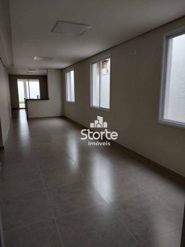 Casa, 4 quartos, 210 m² - Foto 1
