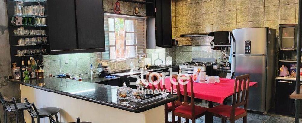 Chácara à venda com 4 quartos, 185m² - Foto 6