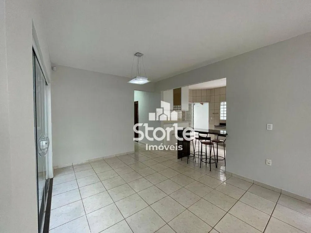 Casa, 3 quartos, 200 m² - Foto 1