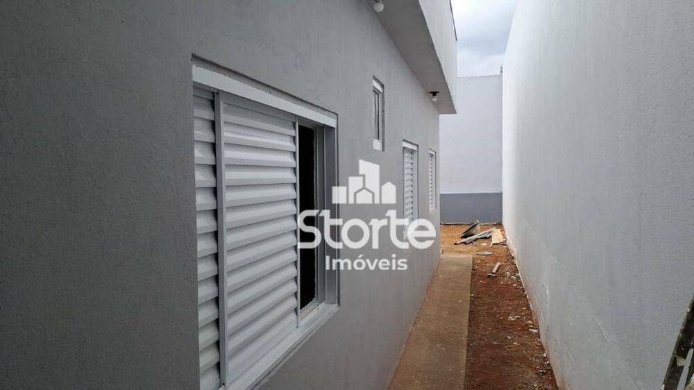 Casa, 3 quartos, 71 m² - Foto 2