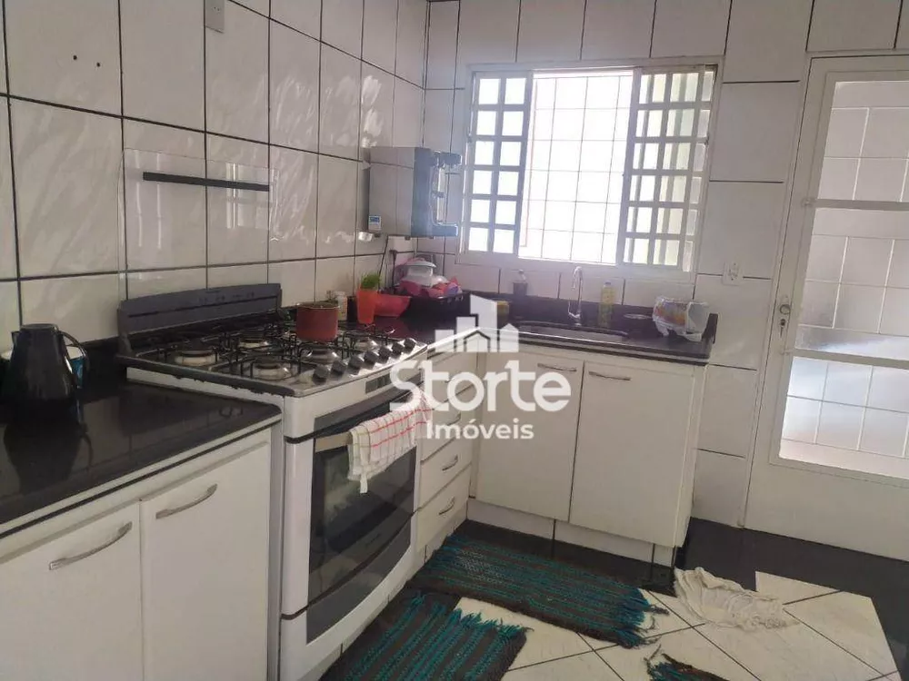 Casa, 7 quartos, 310 m² - Foto 3