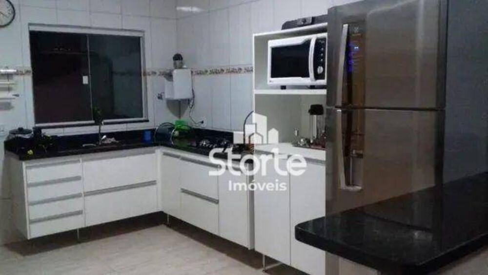 Casa, 3 quartos, 180 m² - Foto 2