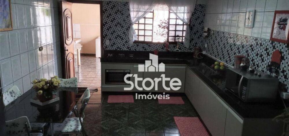 Casa, 3 quartos, 144 m² - Foto 2